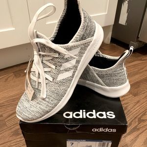 NWT Women’s adidas sneakers